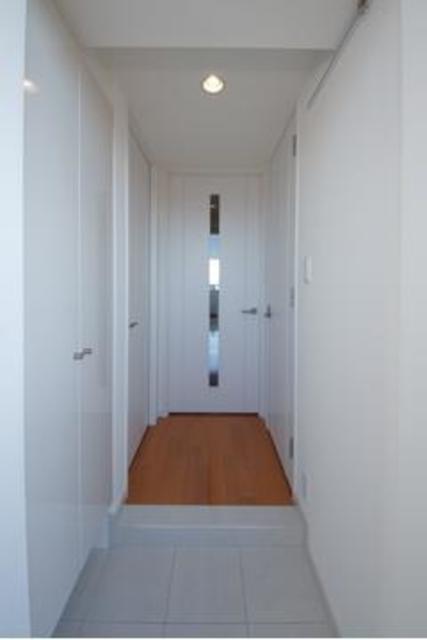 玄関　※写真は同タイプ住戸です。