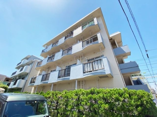 建物外観　人気の世田谷区で住環境良好