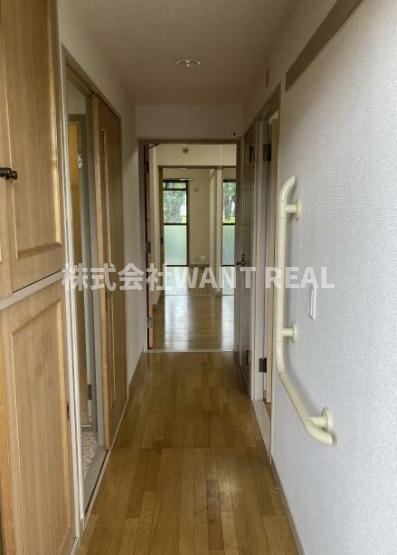 玄関　他号室、参考写真となります