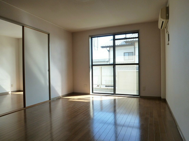 居室・リビング　※参考※201号室のお写真です。