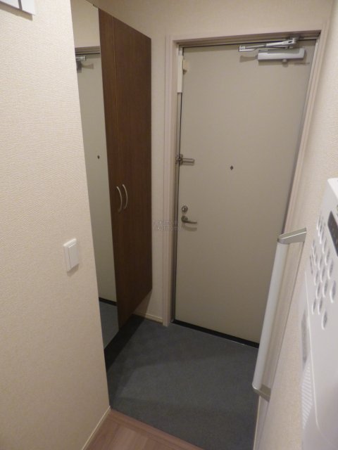 玄関　写真は別号室