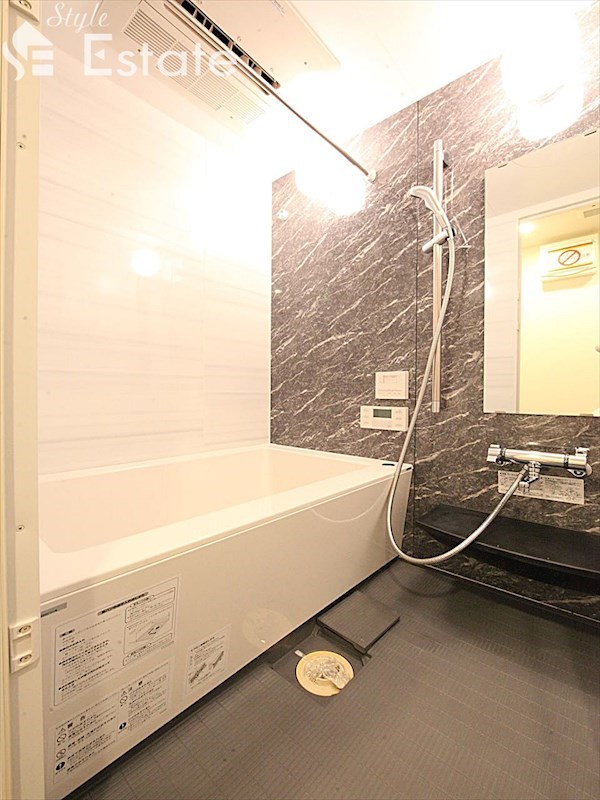 バス・シャワールーム　バスルーム