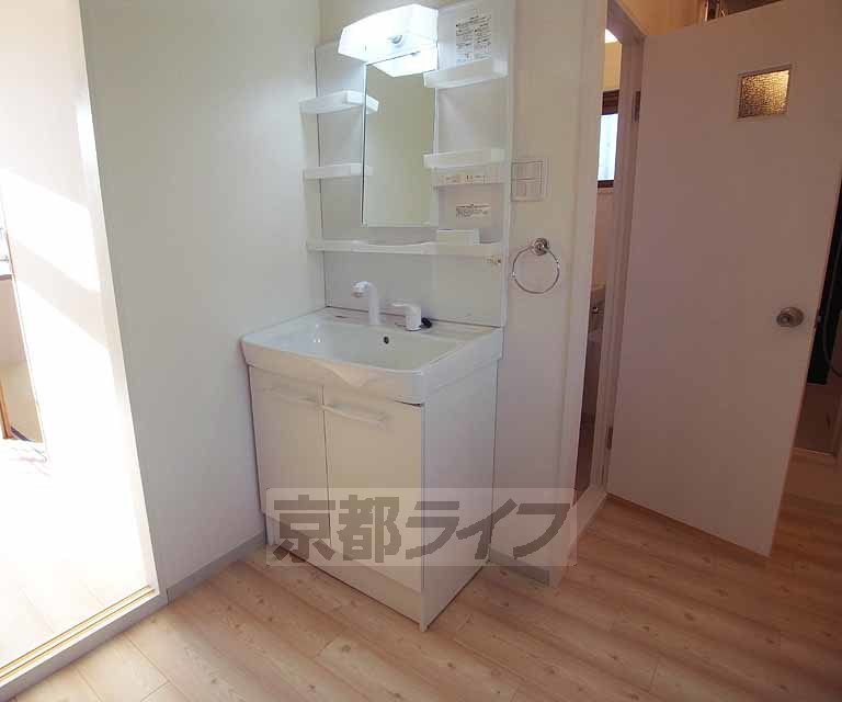 洗面設備　洗面台です