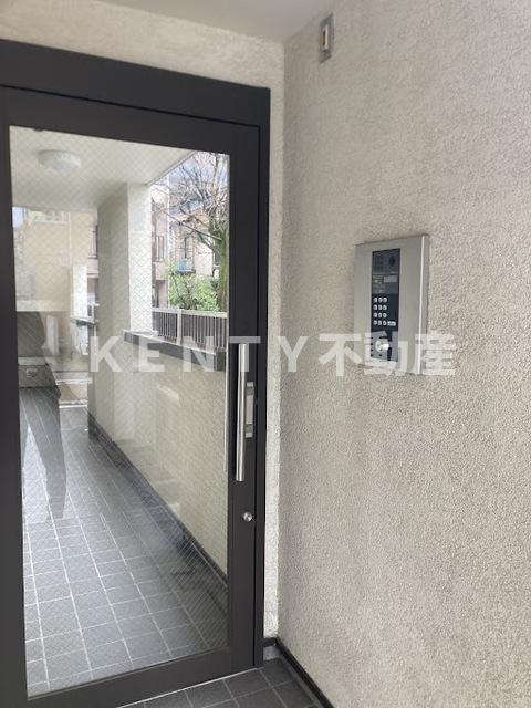 エントランス　ゆとりのあるエントランスです