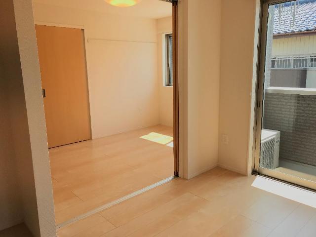 バルコニー　リビング～洋室