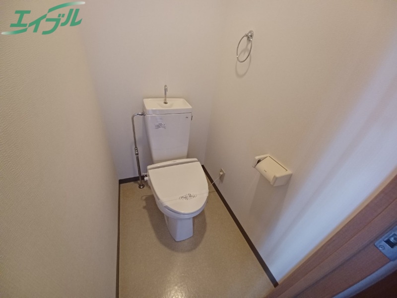 トイレ　同型参考写真です