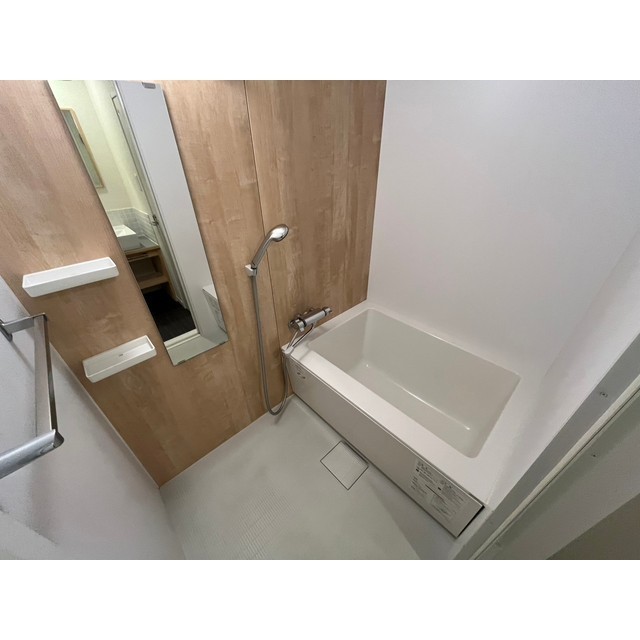 バス・シャワールーム　落ち着いた空間のお風呂です