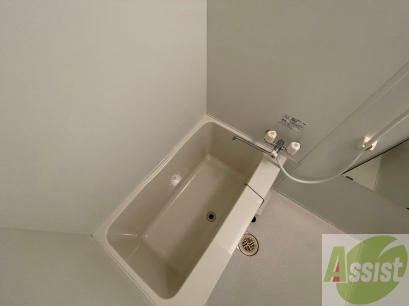 バス・シャワールーム　お風呂になります。一日の疲れを癒してくださいね。