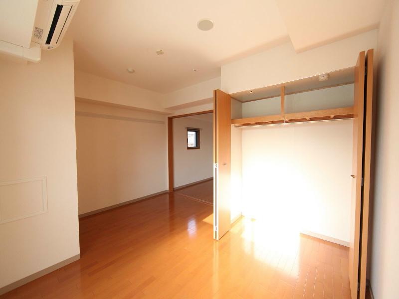 その他部屋・スペース　洋室7.3帖　クローゼット付（収納充実してます）