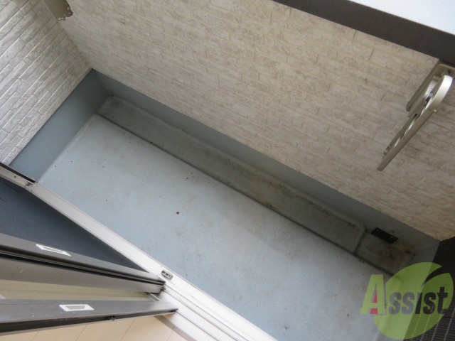 バルコニー　バルコニーには物干し竿が掛けられますよ。