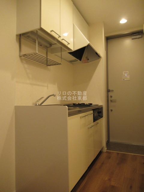 キッチン　キッチンは収納付なので、調理器具など必要な物を収納できます☆