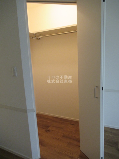 収納　奥行のあるウォークインクローゼットならお荷物多い方でも安心☆