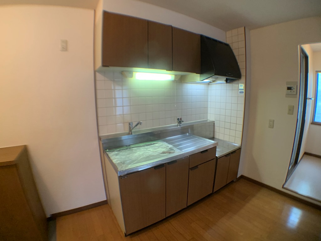 キッチン　壁付けキッチンでスペースを最大限有効活用できます！