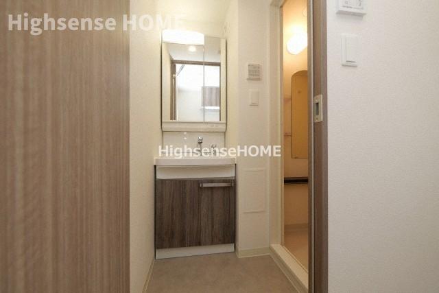 洗面設備　コンパクトで使いやすい洗面所