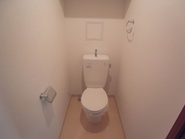 トイレ　ウォシュレット付