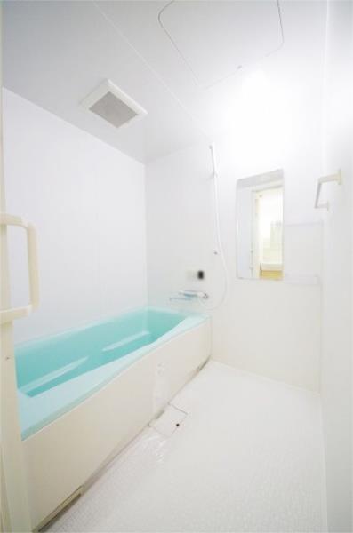 バス・シャワールーム　追い焚き機能付き