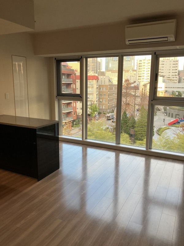 居室・リビング　内観1