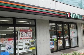 コンビニ　セブンイレブン港区白金1丁目南店（コンビニ）まで422m