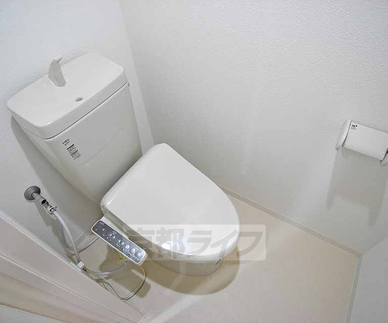 トイレ　新品ウォシュレット付です。