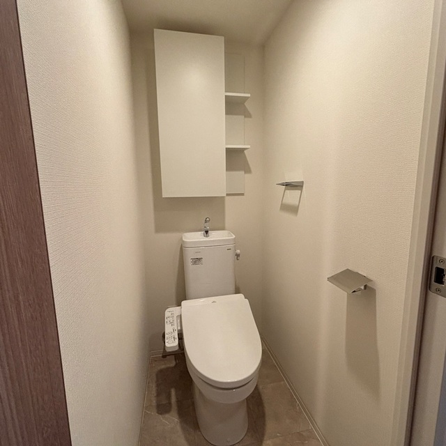 トイレ　※写真は同タイプ住戸です。