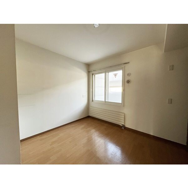 その他　※写真は別号室です。