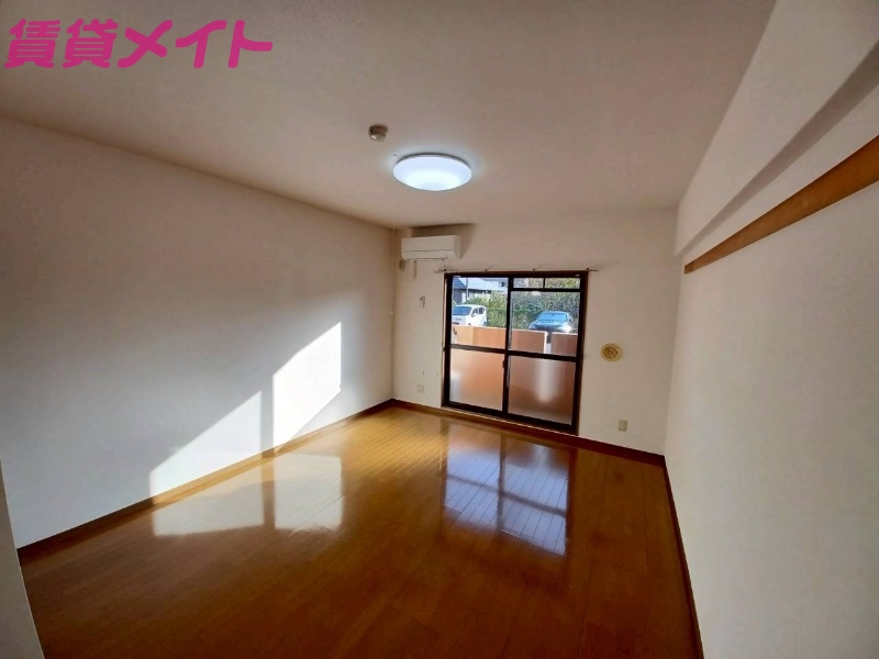 居室・リビング　他の部屋の写真代用してます。