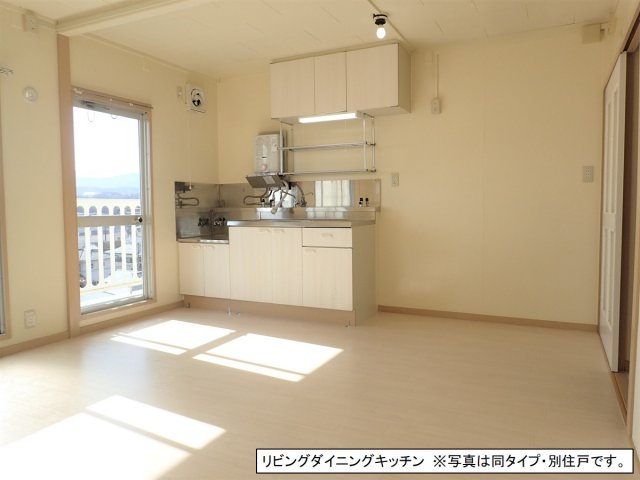 キッチン　※同タイプのお部屋の写真を掲載しております。