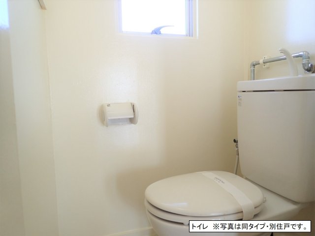 トイレ　※同タイプのお部屋の写真を掲載しております。