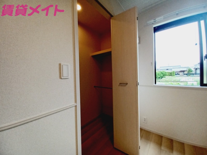 収納　同型参考写真です