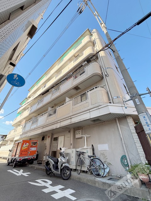 建物外観　スタイリッシュな建物です＾＾