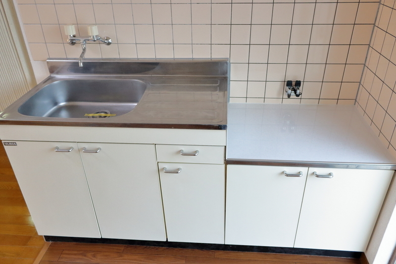 キッチン　※同タイプ部屋の写真です