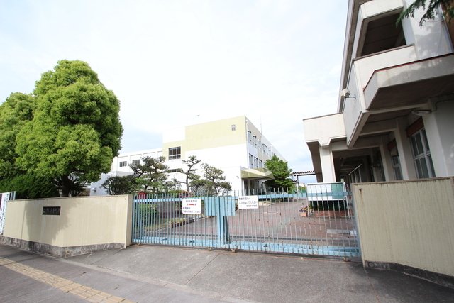 中学校　名古屋市立振甫中学校（中学校）まで1872m