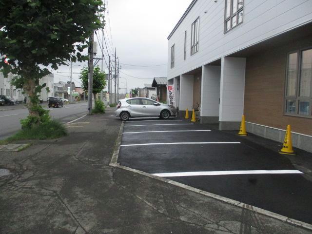 駐車場　駐車場