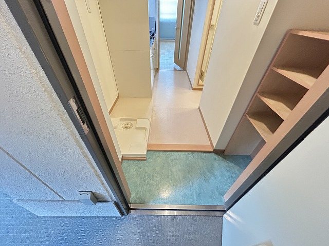 玄関　同マンション別部屋