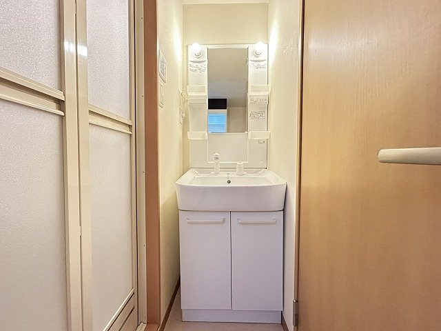 洗面設備　同マンション別部屋