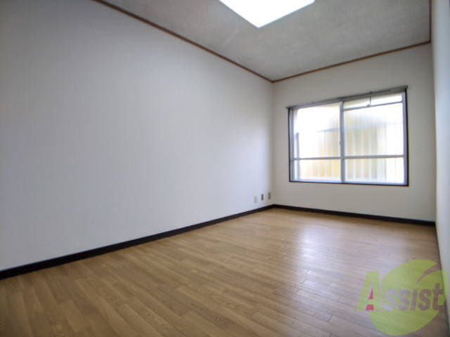 居室・リビング　フローリングは掃除がしやすくていいですよね。