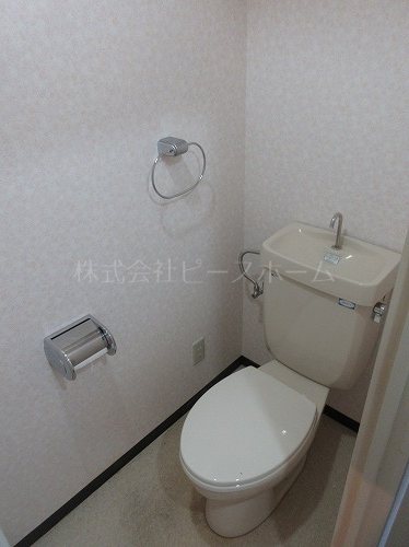 トイレ　※別号室参考写真