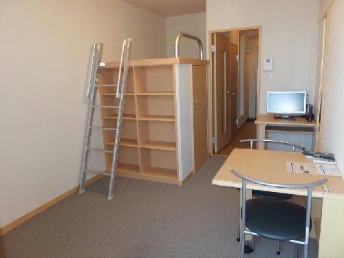 居室・リビング　ベットの下は大容量収納です