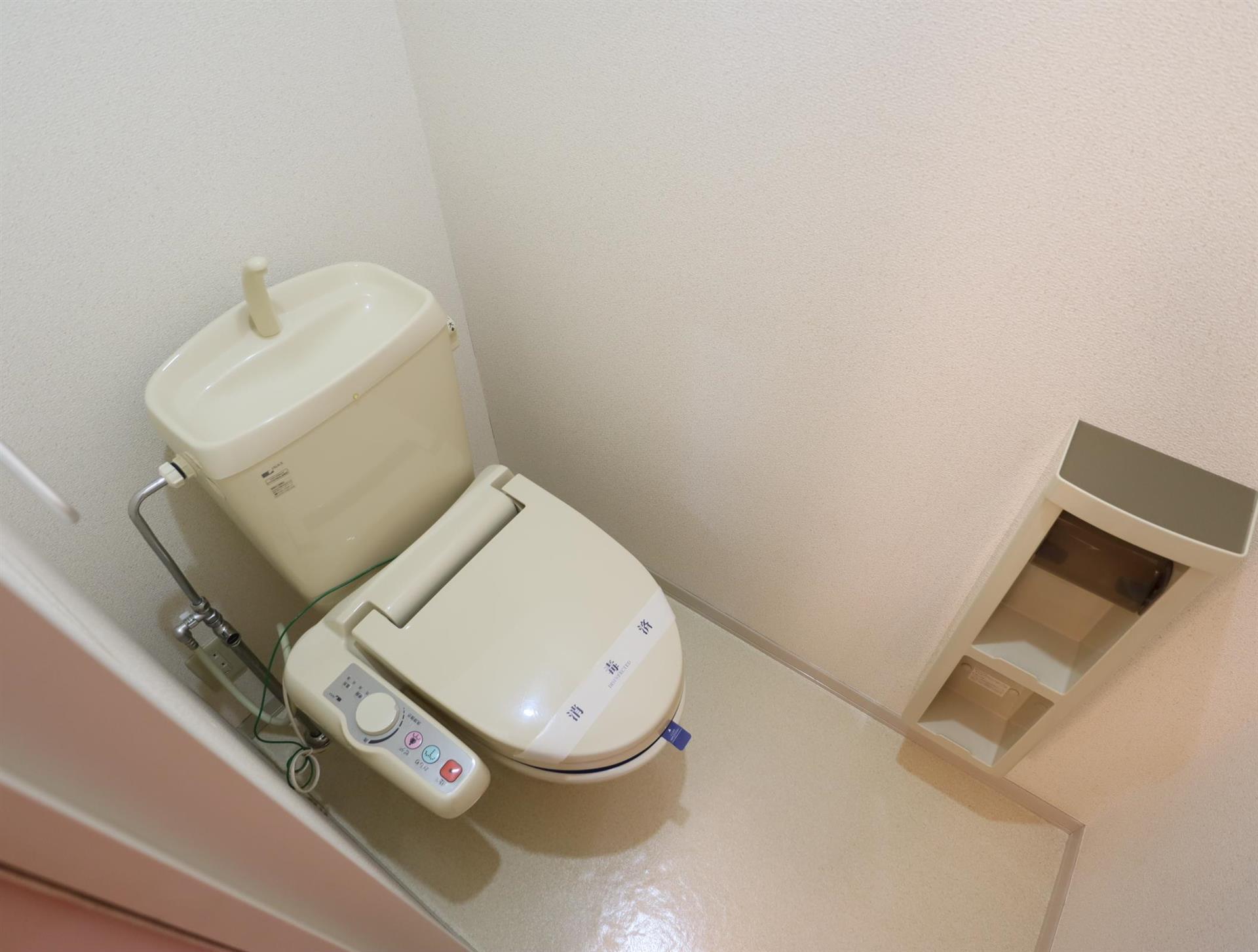 トイレ　温水洗浄暖房便座