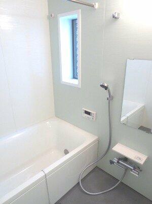 バス・シャワールーム　※別部屋参考画像です。