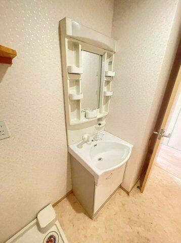 洗面設備　※別部屋参考画像です。