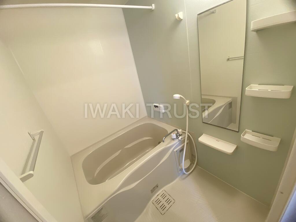 バス・シャワールーム　浴室乾燥機や追焚機能が便利なバスルーム