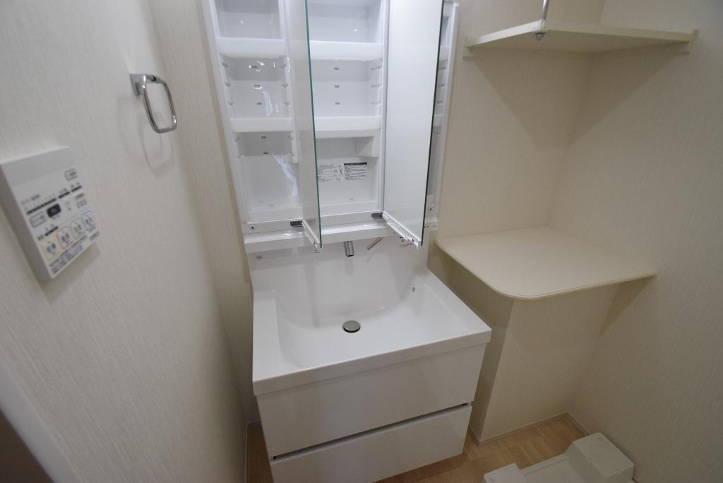 洗面設備　洗髪洗面化粧台