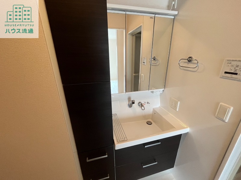 洗面設備　※別号室の写真です