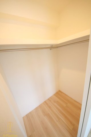 収納　セレニテ天六リアン