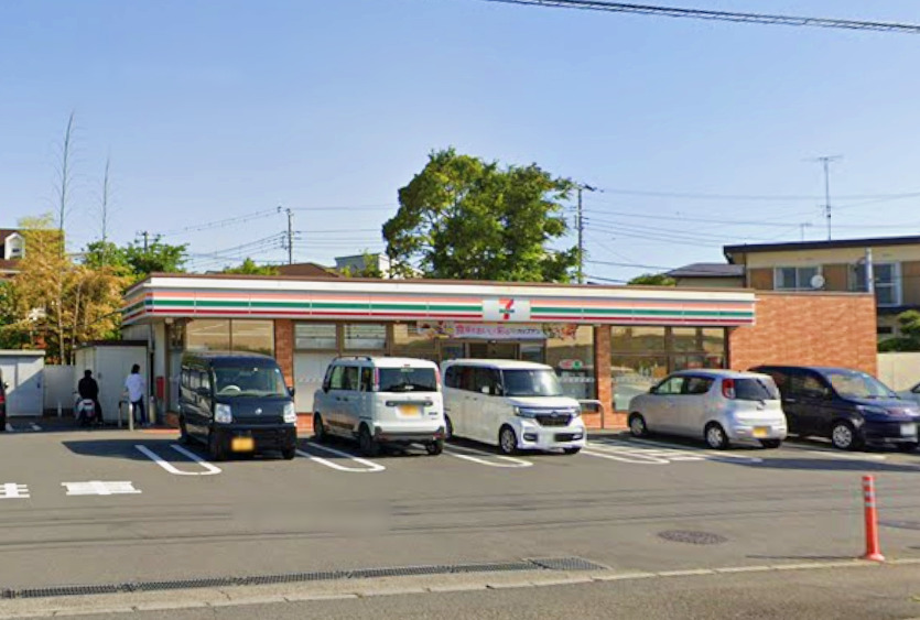 コンビニ　セブンイレブン（コンビニ）まで333m