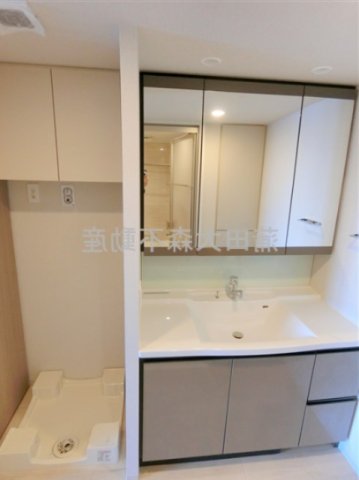 洗面設備　独立洗面台　室内洗濯機置き場