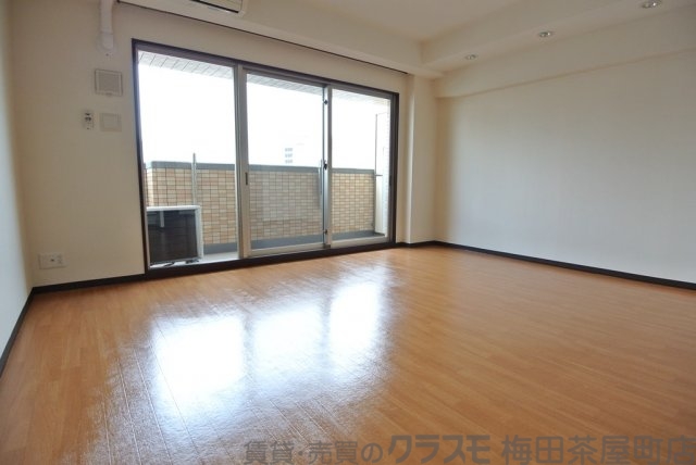 居室・リビング　室内