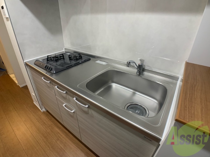 キッチン　キッチンは作業台もあり広めなので使いやすそうですね。