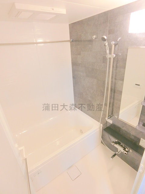 バス・シャワールーム　浴室乾燥機と追焚付きのお風呂